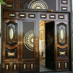 Naqshli temir darvoza