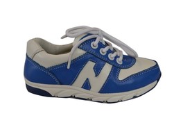 Модель кроссовок 072