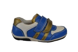 Модель кроссовок 069