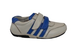 Модель кроссовок 070