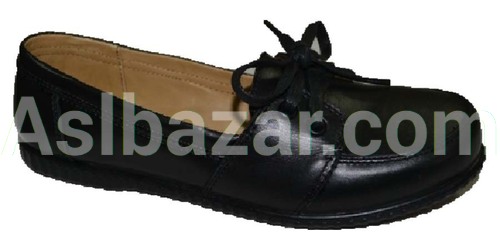 Model number 040 upper material natures. Leather Lining natures. PU leather Sole Method of attachment Cast Sizes 36-39